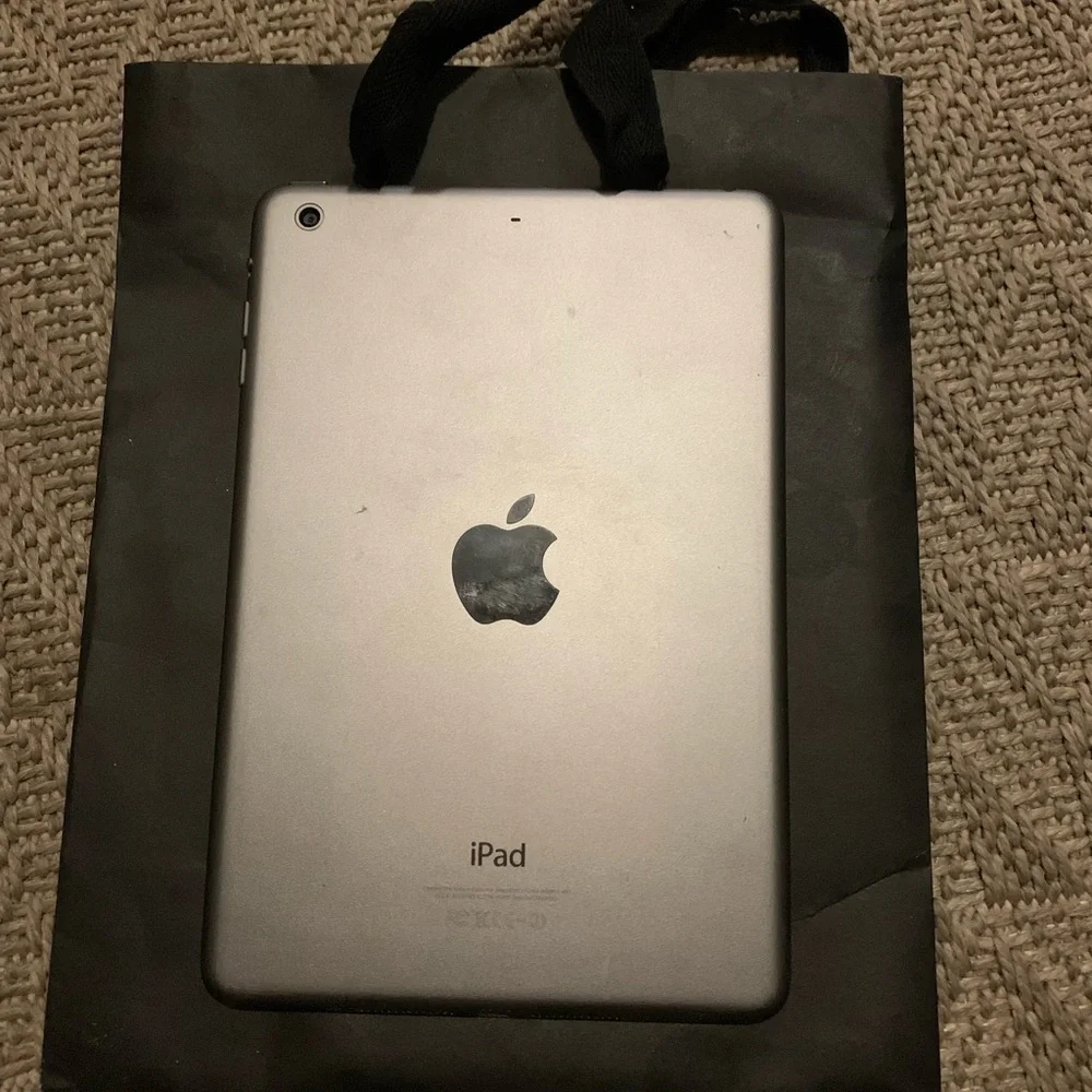 apple ipad mini 2nd generation cracked